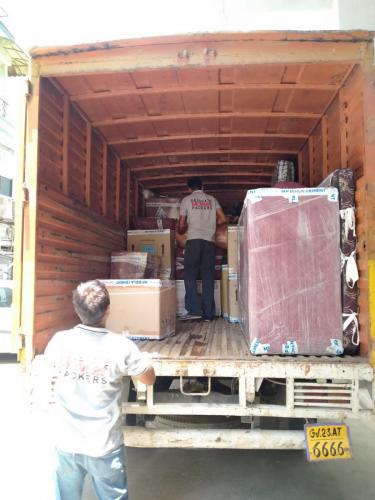 Loading of Vehicle for Domestic Door to Door relocation By Delegate Movers And Packers